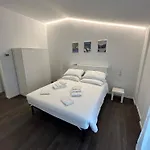 Lake Home Apartments Vendégház