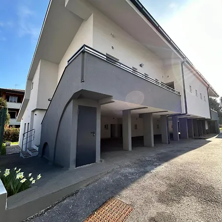 Vendégház Lake Home Apartments 3*