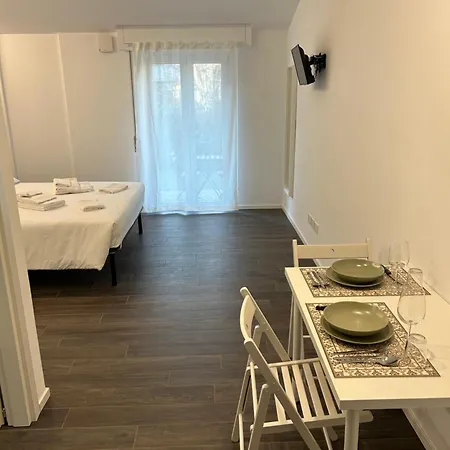Гостевой дом Lake Home Apartments